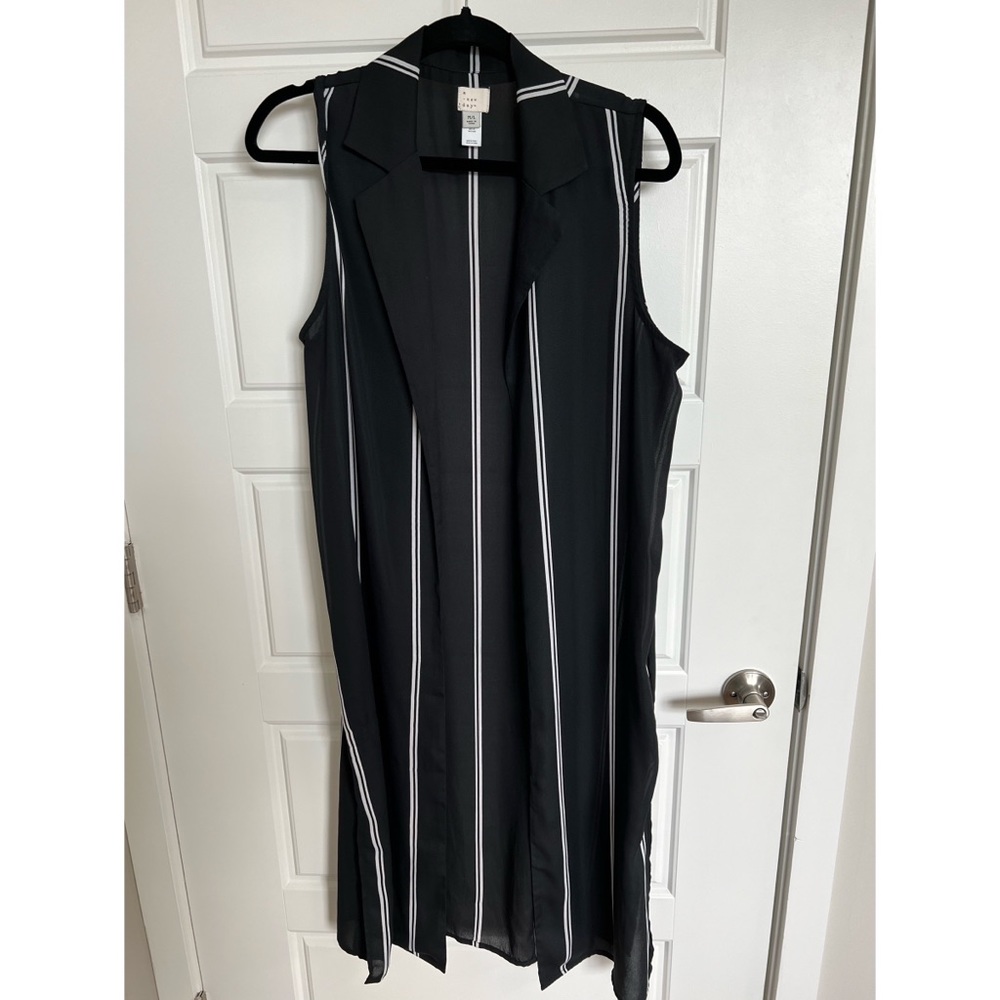 Long sleeveless kimono